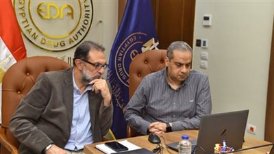 الهوبى يناقش رفع كفاءة المفتشين مع هيئة الدواء