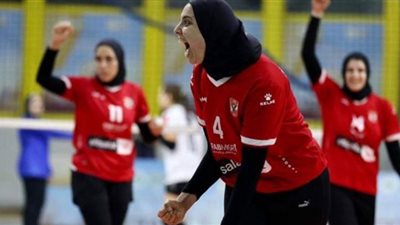 طائرة الأهلي يلتقي الزهور في الدوري