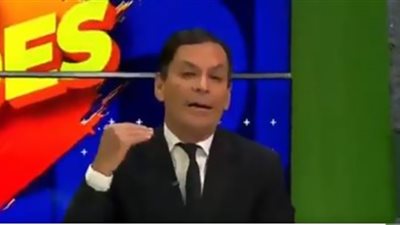 ثبات انفعالي نادر لمذيع تلفزيون لحظة وقوع زلزال (شاهد)