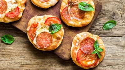 طريقة عمل ميني بيتزا بالسلامي والشيدر| لسد الجوع المفاجئ