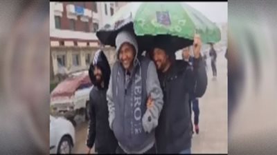 روجينا تحت أمطار الإسكندرية لتصوير
