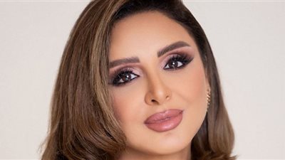 أنغام أمام الرئيس في احتفالية المرأة المصرية (فيديو)