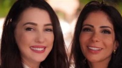 كندة علوش تهنئ منى زكي على 