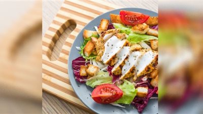 طريقة عمل سلطة دجاج بصوص الرانش.. غنية بالفيتامينات