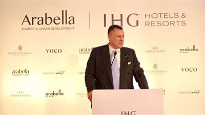 وزير السياحة يشهد توقيع عقود إدارة وتشغيل ٣ فنادق جديدة بالساحل الشمالي والقاهرة الجديدة