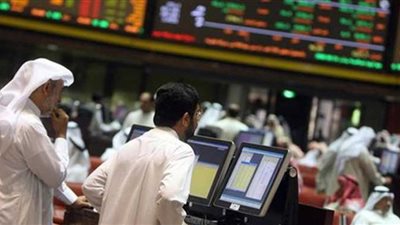 الهبوط يخيم على معظم بورصات الخليج مع انخفاض أسعار النفط