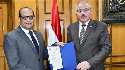 الدكتور عادل حسن نائبا لجامعة الإسماعيلية الجديدة الأهلية
