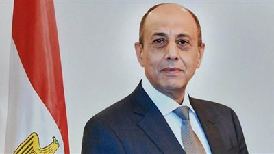 وزير الطيران يعتمد الخطة الوطنية للسلامة الجوية