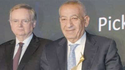 كامل أبوعلى يتسلم جائزة رجل الأعمال الأكثر تأثيرًا فى قطاع السياحة المصرى لعام ٢٠٢٢