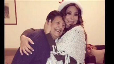 عيد الأم| صور نادرة لـ إليسا مع والدتها