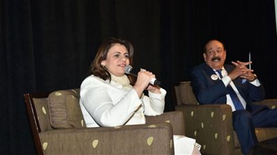 وزيرة الهجرة تؤكد أهمية التواصل مع المواقف والقضايا الخاصة بالمصريين في الخارج