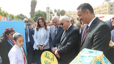 وزير التربية والتعليم ومحافظ الجيزة يشهدان احتفالية 