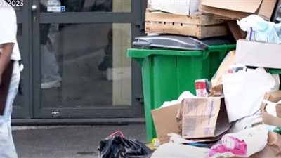 عودة جزئية لعمال جمع القمامة في باريس (شاهد)