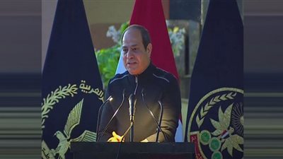 السيسي لطلاب الشرطة: حماية الوطن أشرف المهن