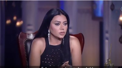 رانيا يوسف تكشف حقيقة ندمها على فستان البطانة (فيديو)