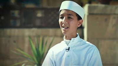 أصوات من السماء تُنشد فرحًا بقدوم رمضان| فيديو