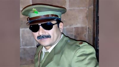 فنان أجبرته ظروف الحياة على بيع الخضراوات