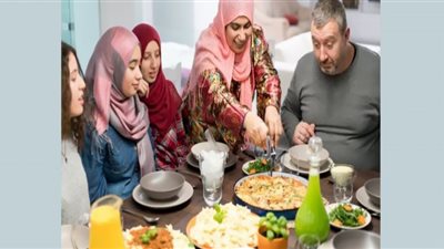 أطعمة ممنوع تناولها في رمضان لصيام صحي.. طبيبة تحذر