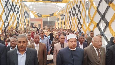 العويضات الابتدائية بقوص تختتم أنشطتها التربوية بحفل فنى لتكريم الفائقين