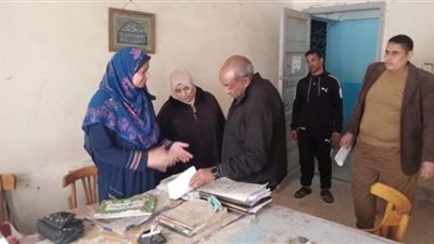 رئيس مركز المحلة يتابع العمل بقرية أبوعلي