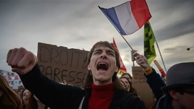 الغضب يُشعل فرنسا رفضًا لإصلاح نظام التقاعد