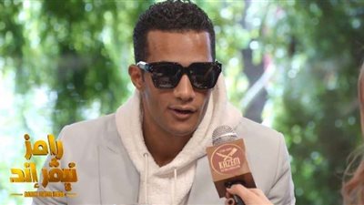 محمد رمضان يكشف عدد سياراته وينافس رونالدو | فيديو