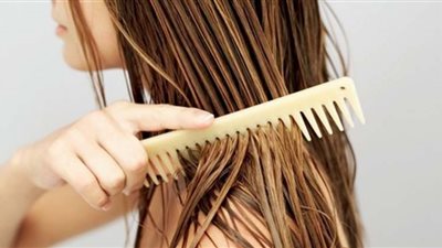 4 نصائح هامة لتمشيط الشعر المبلل