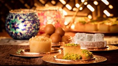 تناول الحلويات بعد الإفطار خطر على الصائمين.. أخصائي يكشف