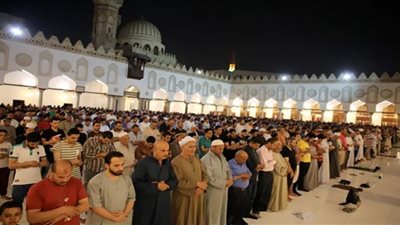 بث مباشر لصلاة العشاء والتراويح من مسجد الأزهر.. شاهد