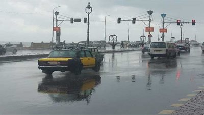 سطوع الشمس واستقرار الطقس بعد موجة أمطار غزيرة بالإسكندرية