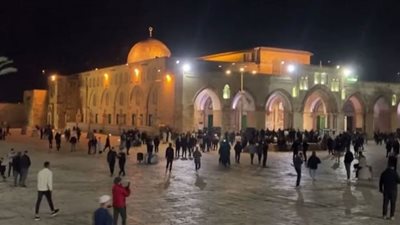 قوات الاحتلال تحاصر المسجد الأقصى أثناء صلاة الجمعة