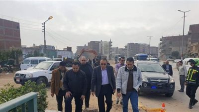 محافظ الشرقية يتفقد إصلاح تسريب خط الغاز الطبيعي ببلبيس