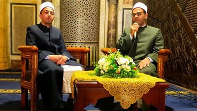 ملتقى رياض الصائمين بالجامع الأزهر يبين علاقة شهر رمضان بالقرآن