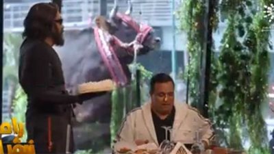 رامز جلال يسخر من حجم محمد فؤاد في 