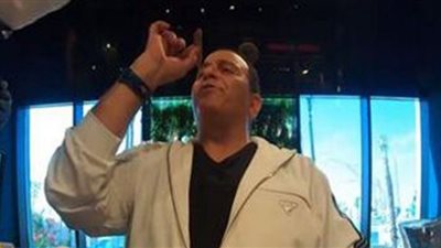 ثور يصيب محمد فؤاد في برنامج 