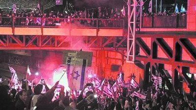 طوفان الربيع العبرى يجتاح تل أبيب