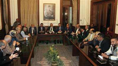 رئيس الوفد يستضيف نقيب الصحفيين وأعضاء المجلس.. صور