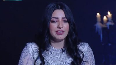 زوجة حسن شاكوش تبرر سجودها في زفافها: 