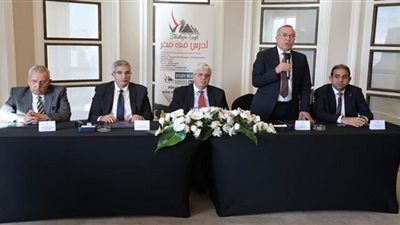 وزير التعليم العالي يبحث آليات تطوير منظومة الطلاب الوافدين