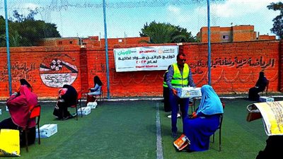 توزيع 600 كرتونة رمضان على غير القادرين بأسيوط في مبادرة 
