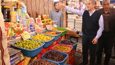 محافظ الغربية يتفقد معارض أهلا رمضان ويتابع سير العمل بالكورنيش