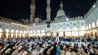 صلاة العشاء والتراويح من المسجد الأزهر.. بث مباشر