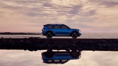 كيا EV9 أول سيارة كهربائية رباعية الدفع بـ 3 صفوف من المقاعد