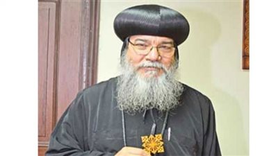 الأنبا مكاريوس يلقي العظة الروحية بعنوان 