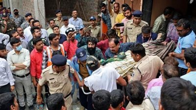 مصرع 35 شخصًا في معبد هندوسي| فيديو