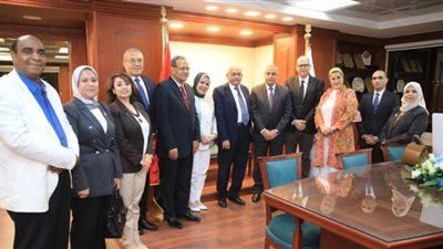 محافظ سوهاج يشهد حفل إطلاق برنامج 