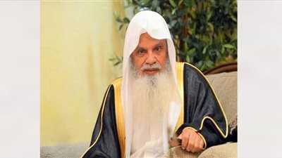 الشيخ علي الحذيفي يعود لإمامة المصلين: هذه خير ساعات الدنيا