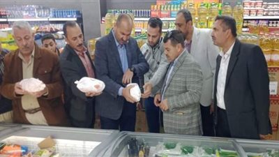 سكرتير عام بني سويف يتابع انتظام العمل بمعارض 