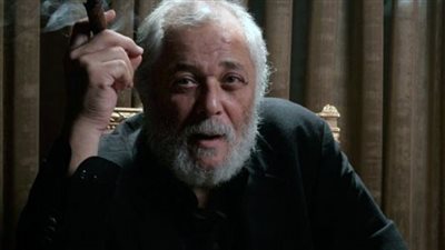 محمود عبدالعزيز.. حياة مليئة بالأوجاع والأمراض عاشها ساحر الفن (تفاصيل)