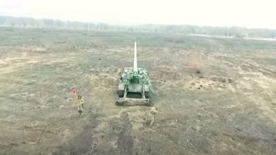 مدفع روسيا الأضخم يخيف الغرب بقذائفه المتهورة (شاهد)